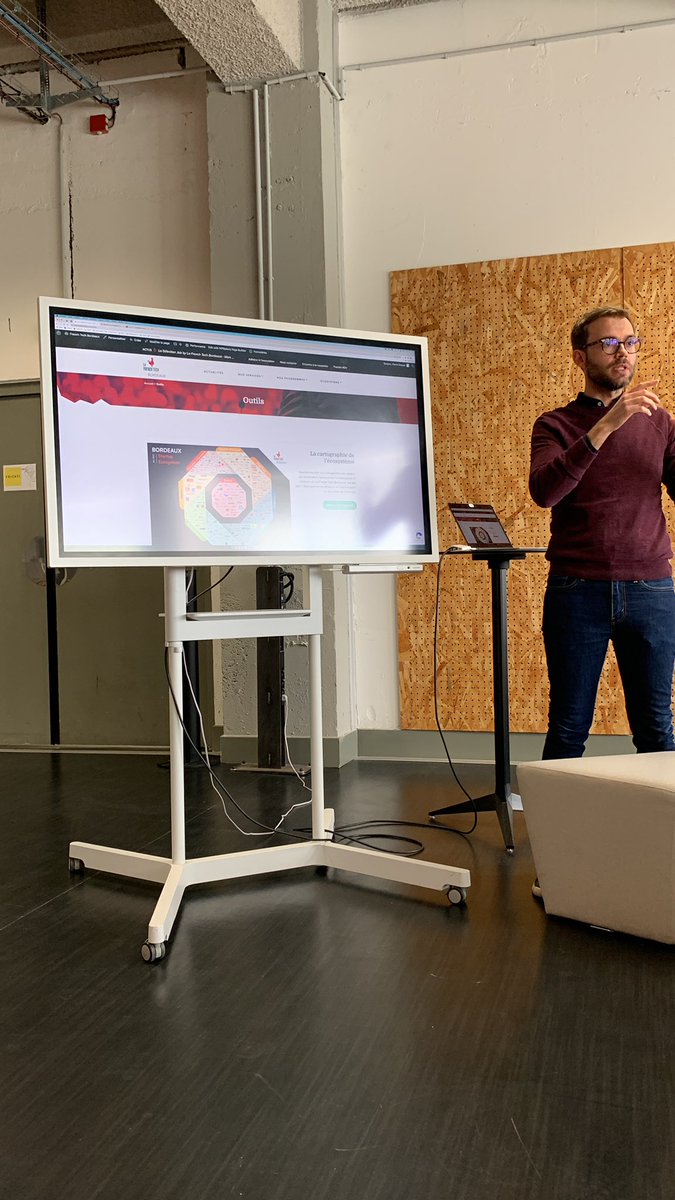 1er jour de la start up week ! On commence avec la présentation de la <a href="/FrenchTechBdx/">French Tech Bordeaux</a> avec <a href="/pidejean/">Pierre Dejean</a> et @jeremymaduro, start up manager d’<a href="/UNITEC_Bdx/">UNITEC</a> 
#startupweek #mbadmb