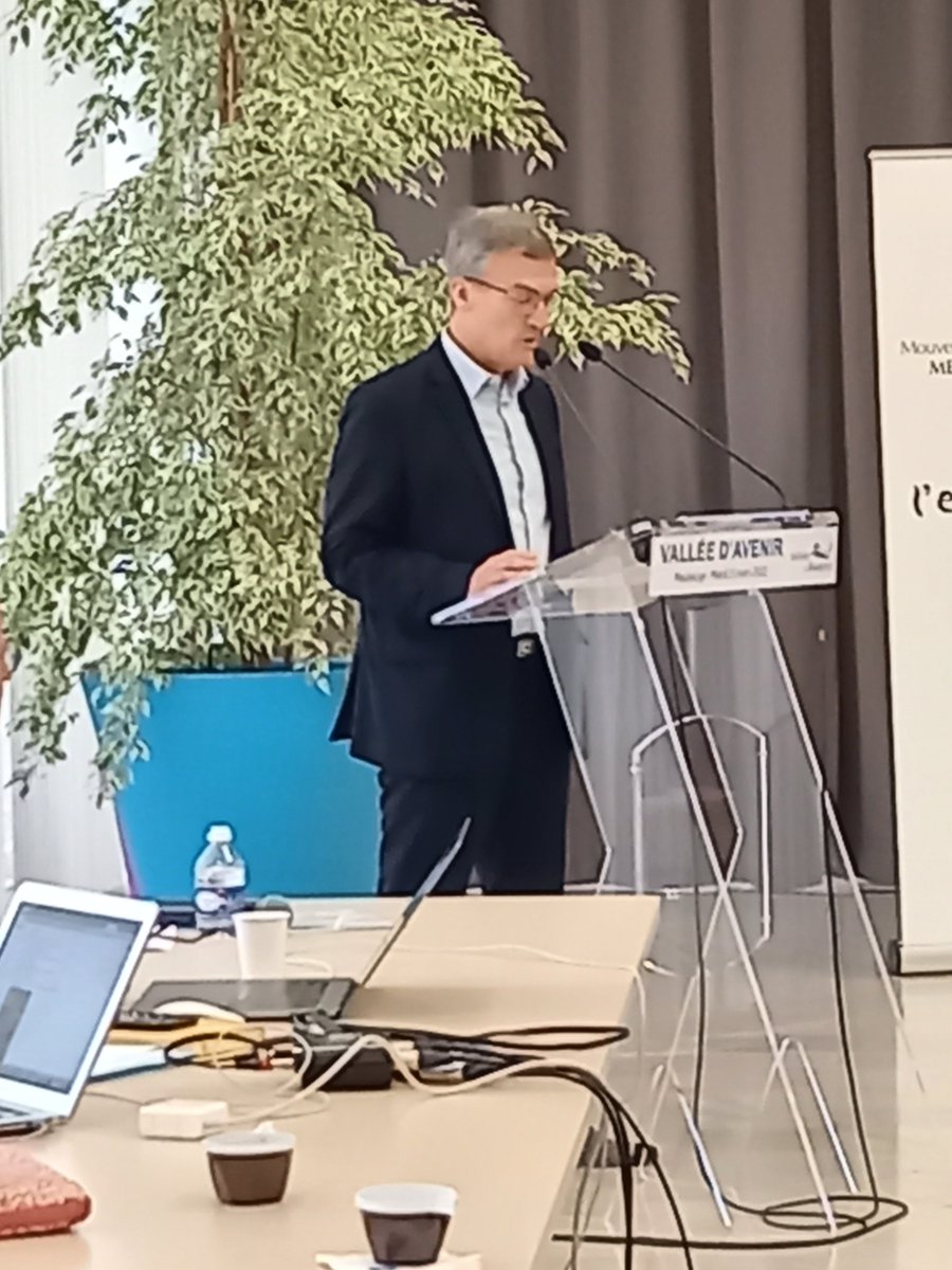 rev3's tweet photo. #EnDirect [Vallée d'Avenir]

Une journée pour échanger sur les défis de la transition énergétique en Sambre/Avesnois Thiérache

Interventions de @rev3 avec Frédéric Motte, Président mission rev3 et Didier Cousin, Vice-Président rev3, CCI Hauts-de-France https://t.co/MLlzvyMHc8