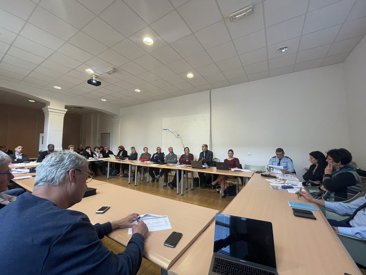 escdd's tweet photo. Lancement du Comité Local de Sécurité et de Prévention de la Délinquance sur Die (#CLSPD).
À l’ESCDD nous nous félicitons de la mise en œuvre d’un outil indispensable pour que les acteurs du territoire puissent travailler dans un cadre formel et sécurisé sur ces questions. https://t.co/CbVxqIi10H