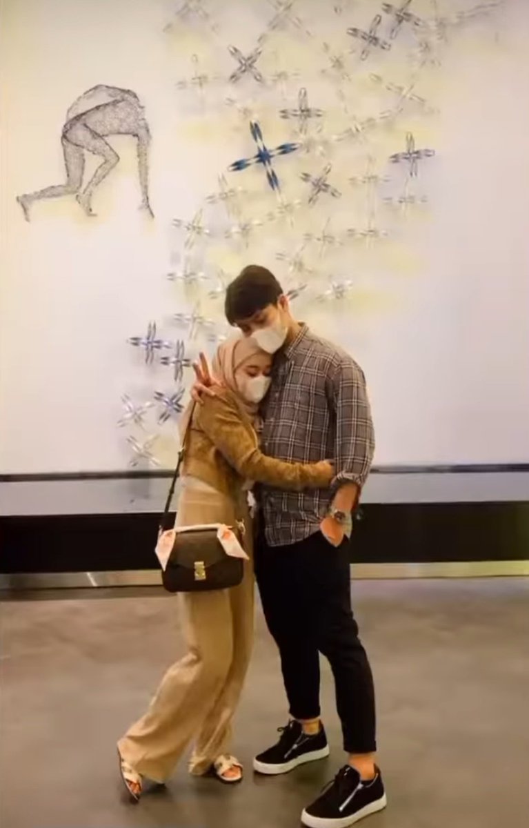 ginadwiaprilia2's tweet photo. staytune buat panda abang L❤ #LeslardiShopee https://t.co/AvhpElokfZ