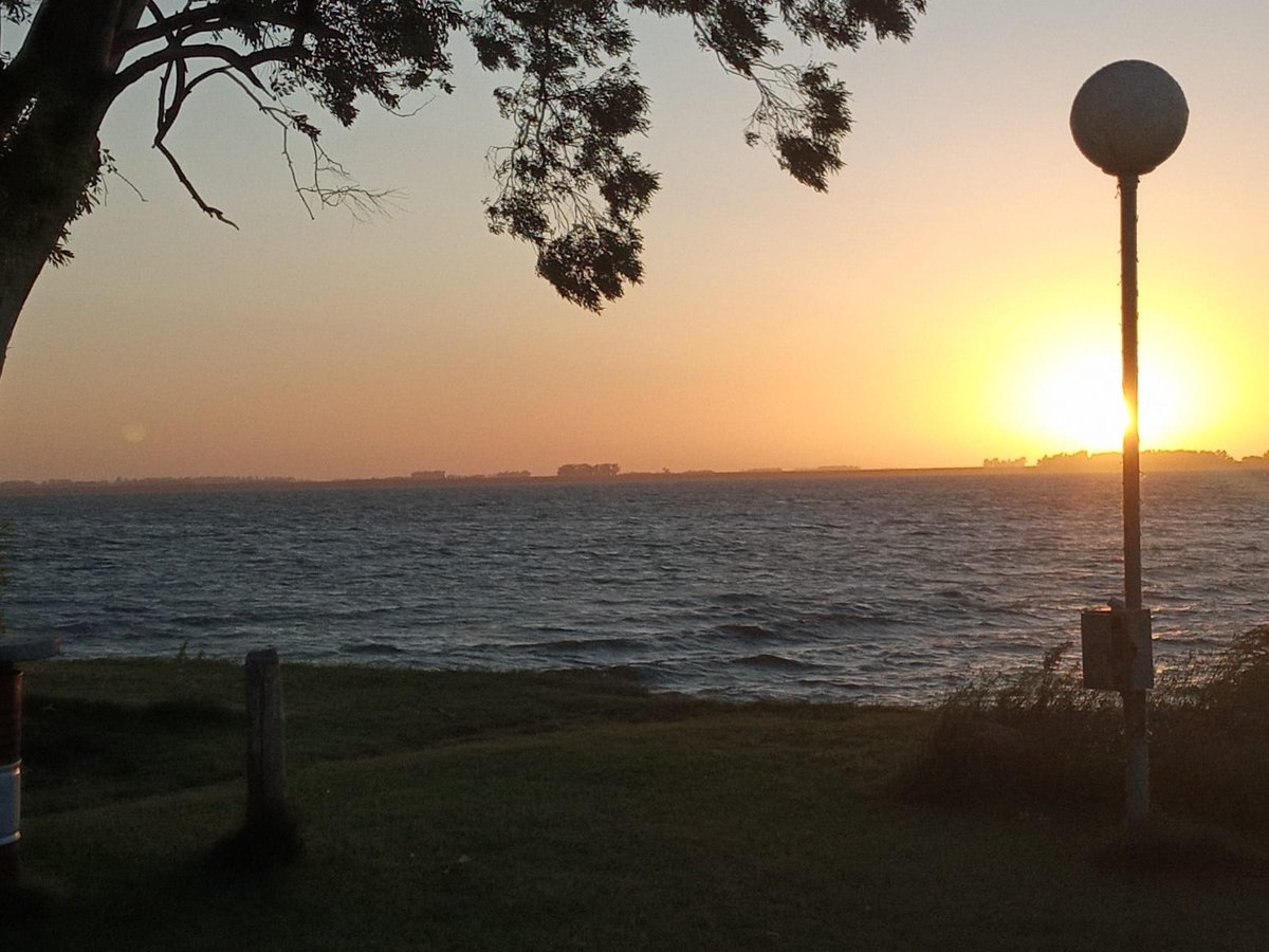 Lago_Cochico's tweet photo. Hay muchos lugares hermosos en el mundo!!! pero este es mi lugar hermoso!!!!! la inmensa paz!!! y zona de relajación, tanto en invierno como en verano Cochicó pcia de Buenos Aires Argentina si queres mas pedime!!!!!!!! #martes #martestraidor #BuenDia #paraiso https://t.co/x55F8Ot4sb