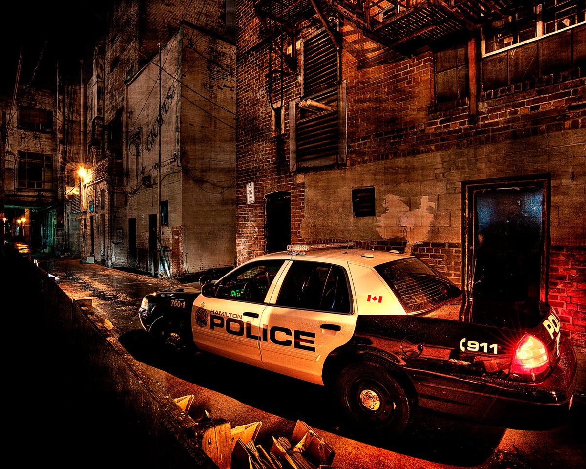 HamiltonPolice's tweet photo. Morning #HamOnt, 

With the recent release of the Batman movie. Thought we'd share this Gotham inspired photograph of Hamilton, taken by one of our own talented officers.

#StaySafe &amp; #TakeCare https://t.co/2mJz3bgCOb