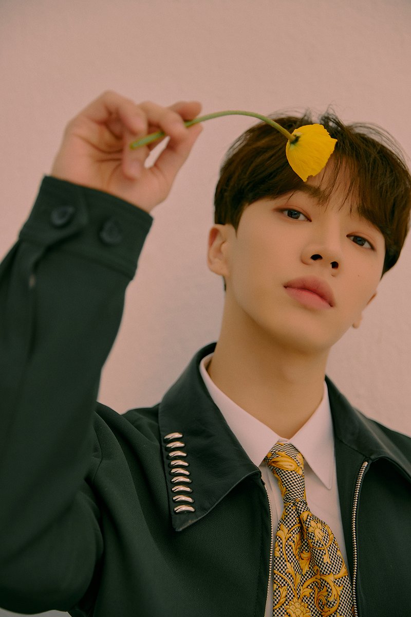 Highlight_AUent's tweet photo. HIGHLIGHT THE 1st FULL ALBUM [DAYDREAM] CONCEPT PHOTO 6. AFTER THE DREAM Ver.
2022. 03. 21. 18:00

✔ https://t.co/kGAC99Rg0k

#하이라이트 #HIGHLIGHT #윤두준 #YOONDUJUN #양요섭 #YANGYOSEOP #이기광 #LEEGIKWANG #손동운 #SONDONGWOON #데이드림 #DAYDREAM https://t.co/qgaB28NmWL
