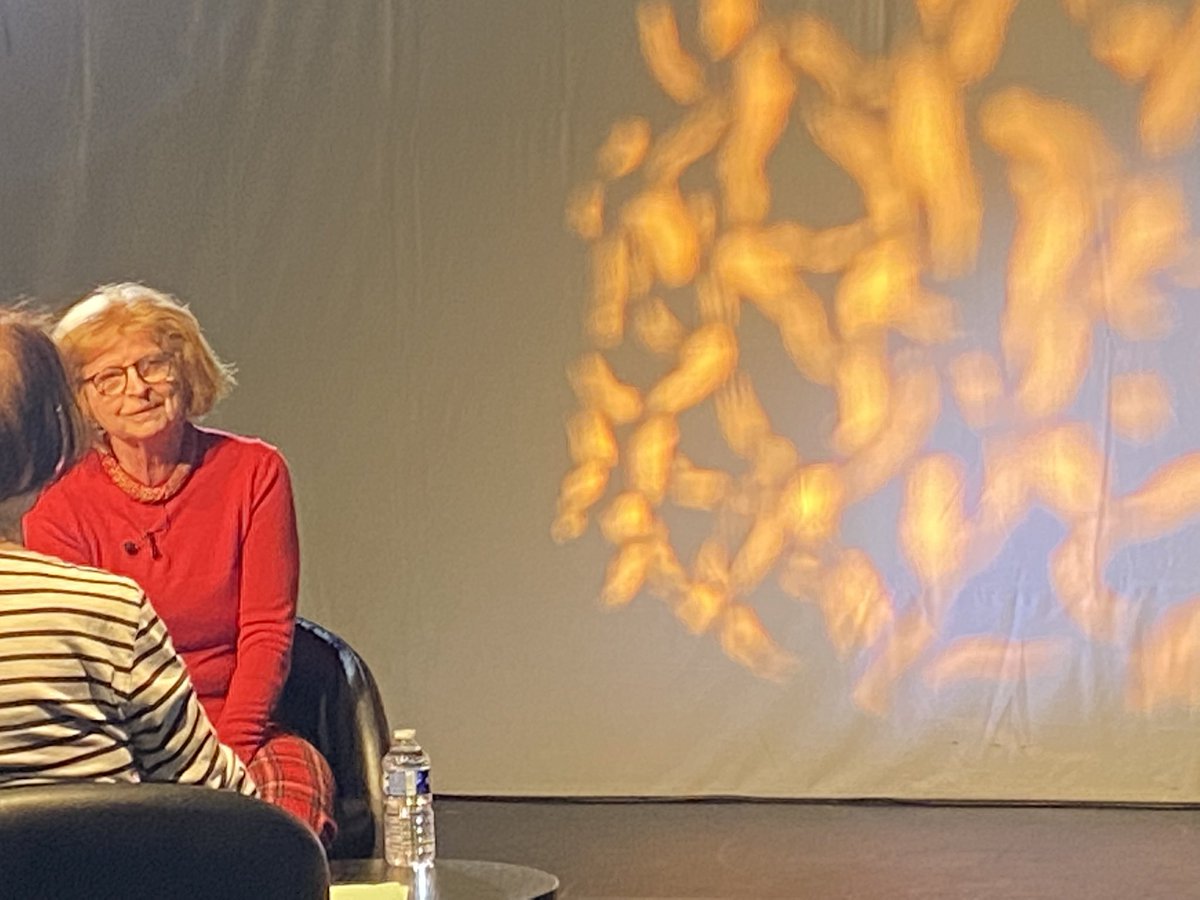 PatriciaClap's tweet photo. Leçon de cinéma avec Claire Simon #fiff #filmsdefemmes https://t.co/pZ3nApfLkT