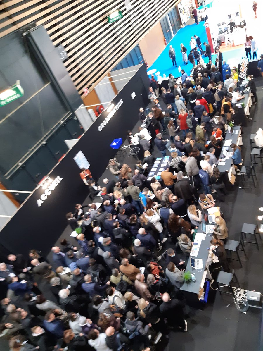Salon_CTCO's tweet photo. 🤩 QUE DE MONDE ! 
Quel plaisir de vous retrouver et de vous accueillir si nombreux à #CTCO2022 !
3 jours pour faire le plein d'idées en #objetmedia 🤩
#objetpub #salonprofessionnel #textilepromotionnel https://t.co/Dd5EPnN8z2