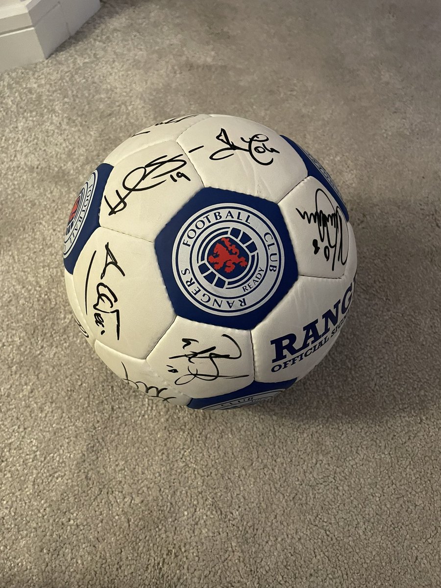 IainWhyte90's tweet photo. 🔴⚪️🔵🔴⚪️🔵🔴⚪️🔵🔴⚪️🔵

            FREE GIVEAWAY!!!

If @RangersFC GET THROUGH to the last 8 of the Europa league this Thursday, I will giveaway this squad signed ball… 

Simply FOLLOW &amp; RETWEET for your chance to win…

Winner will be chosen at complete random…

Gd Luck https://t.co/kHxmtXQY6V