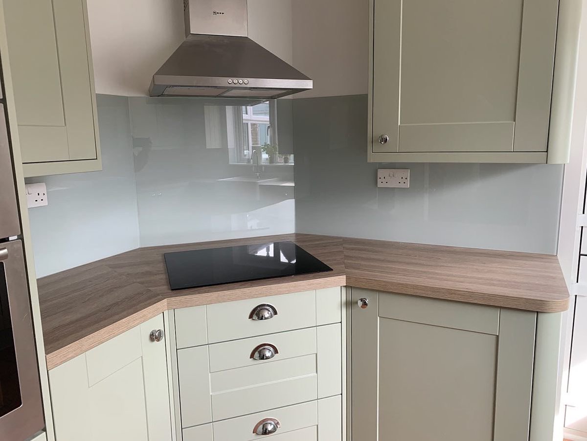 uaglassltd's tweet photo. Fog grey splashbacks manufactured and installed by @uaglassltd for a customer in Barnby #uaglass #glasssplashback #kitchendesign #kitchendecor #interiordesign #kitchenideas #glass https://t.co/6jXSLIDXJr