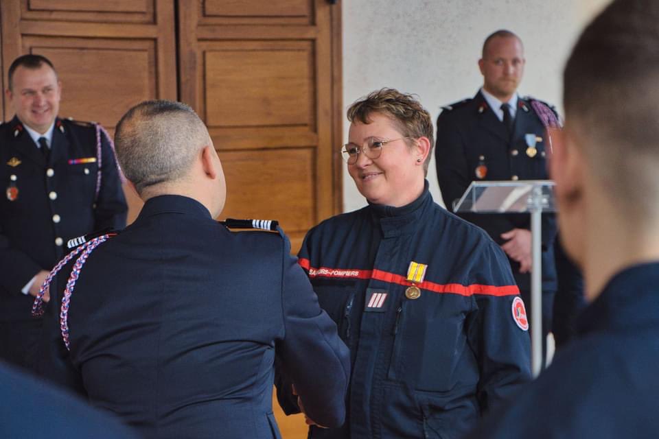 SDIS_89's tweet photo. 🔹#Cérémonie à Aillant-sur-Tholon en présence des agents du #CIS & du #DDA89, le Col @CFC112.
🎖#Allocutions & #Remerciements aux #SP : remise de #Médailles, #Diplômes, #Grades & #LettresDeFélicitations.
👏🏻Merci pour ce moment fort en #Émotions & ces #Échanges. https://t.co/bCkIhgyztT