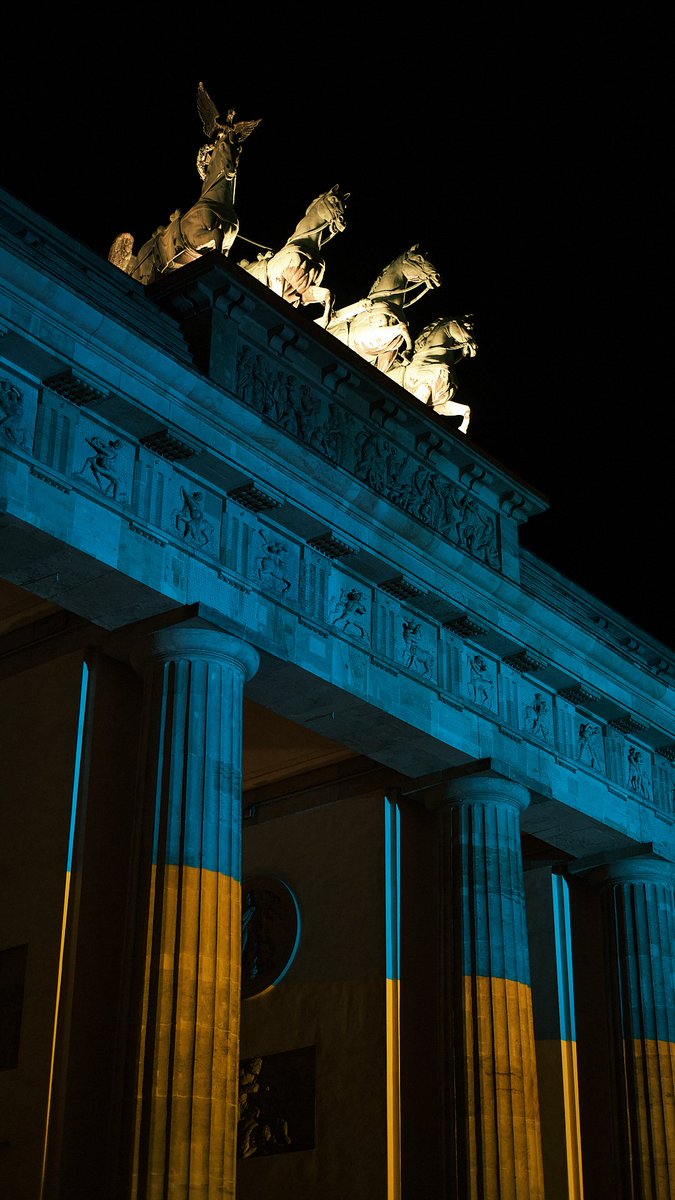 yannickisayas's tweet photo. @oksana_korda "Dom" and "Brandenbuger Tor" in Berlin https://t.co/Su531X6k5J