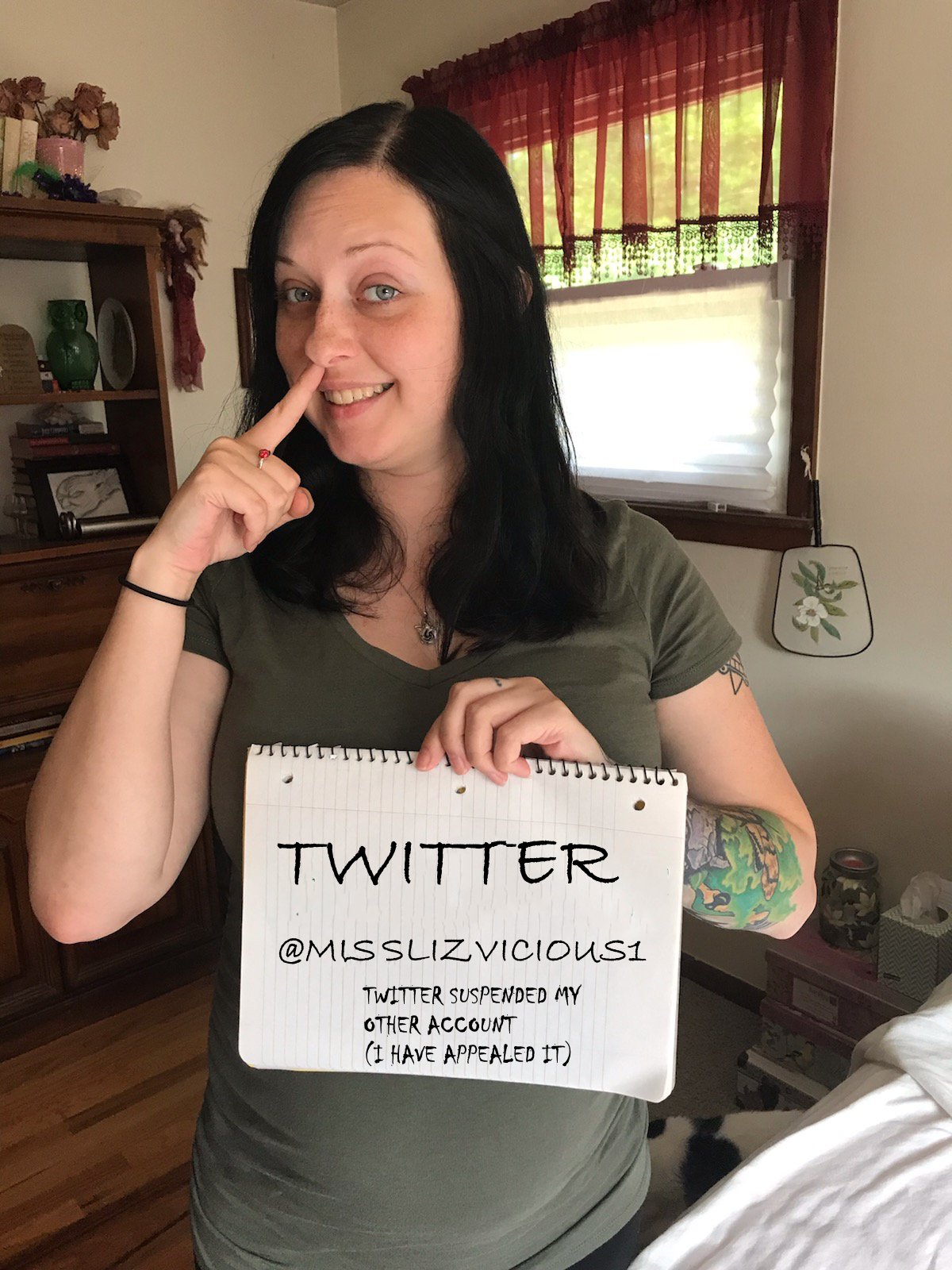Actress Fights Back Against Internet Trolls - 447jsf6