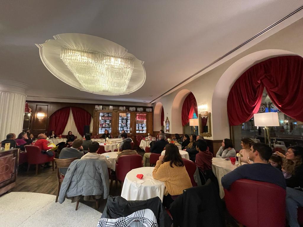 ConsulMexMIL's tweet photo. La Cónsul General @MAA1959 agradece a la entusiasta comunidad mexicana 🇲🇽 residente en la Región Friuli Venecia Julia por el caluroso recibimiento. @ConsulmexMIL compartió información relevante en materia consular, cultural y de cultura cívica. @IME_SRE https://t.co/NwQLGCr3Fu