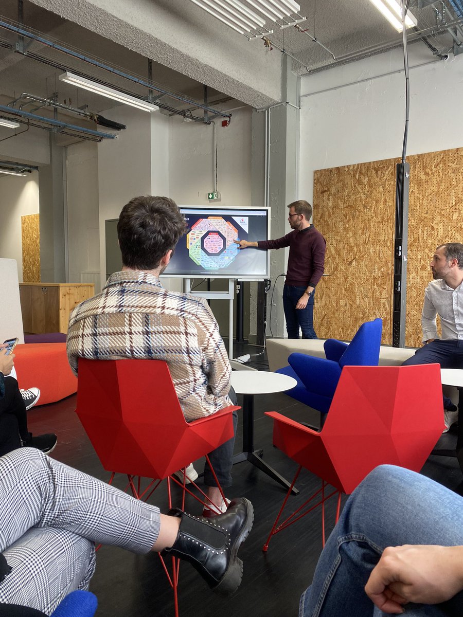 Premier jour de la semaine start up 

Ce matin <a href="/pidejean/">Pierre Dejean</a> nous accueille dans les locaux de la <a href="/FrenchTechBdx/">French Tech Bordeaux</a>  pour nous expliquer son fonctionnement 

#MBADMB #Startupweek #TransfoNum <a href="/ArnaultChatel/">Arnault Chatel</a> <a href="/VincentMontet/">Vincent MONTET</a>