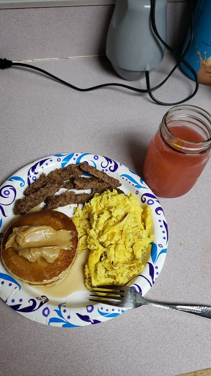 MemphisCollins3's tweet photo. #OutTrainOutEatOutCompete https://t.co/dcIFeWb0iq