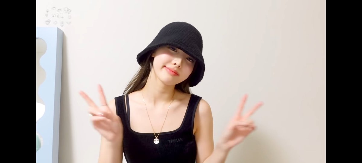 myouinam's tweet photo. Nayeon is so pretty!! 💙
@JYPETWICE
#NAYEONlog
https://t.co/mjb5WYogK3 https://t.co/lKd66nNvXh
