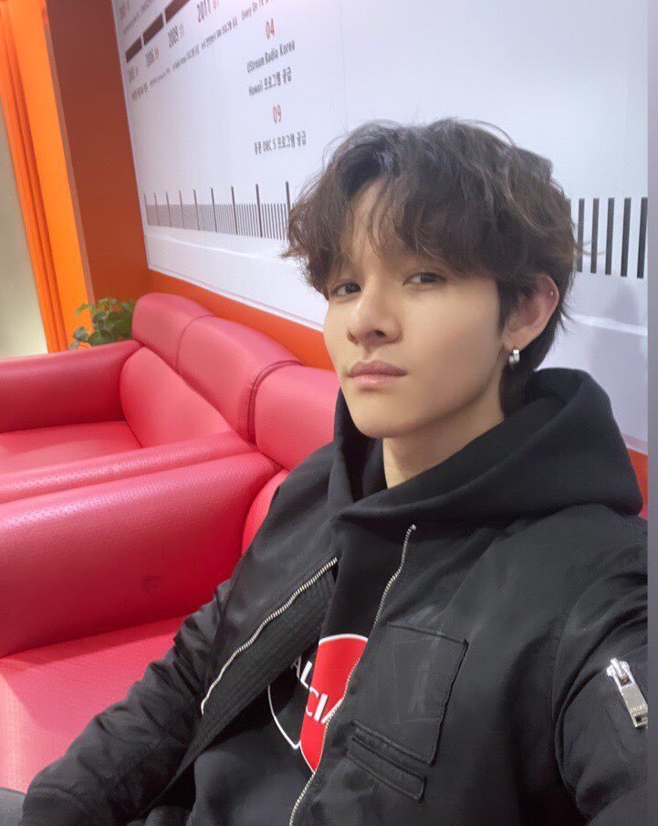 SAMUEL_twt_'s tweet photo. [#사무엘]

잠시 후 8시 아리랑 라디오 <Radio'n Us>에 사무엘이 출연합니다.
오늘도 잊지 말고 본방청취 부탁드립니다👀

#SAMUEL #RADIONUS https://t.co/e9IEBIwQHJ