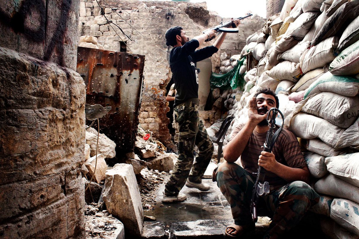 APampliega's tweet photo. 15 de marzo de 2011- hace hoy 11 años- comenzaba la guerra en #Siria. 4,015 días de guerra. 300,000 muertos. 5 millones de refugiados. https://t.co/c1PqSTJDU2