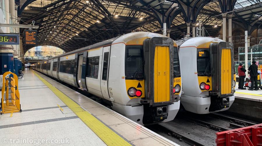 trainlogger's tweet photo. 24th November 2021 at London Liverpool Street.
379020 and 379017.
379002 and 379018.
#trainspotting #trains #class379
https://t.co/1rvGenkr7H #trainlogger https://t.co/DzbsigwUbx