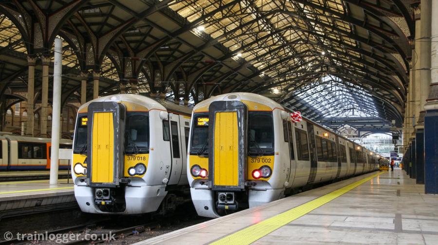 trainlogger's tweet photo. 24th November 2021 at London Liverpool Street.
379020 and 379017.
379002 and 379018.
#trainspotting #trains #class379
https://t.co/1rvGenkr7H #trainlogger https://t.co/DzbsigwUbx