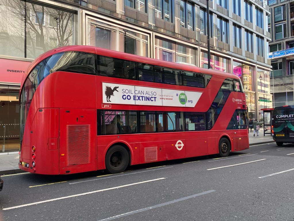 ManishTiwariUK's tweet photo. @SadhguruJV  starts his campaign in London and invites @MayorofLondon the head of @c40cities to raise awareness on soil deterioration. #LetsDoLondon and spread the #SaveSoil movement. To know more and how you can help save soil, visit https://t.co/2vQtSNhReY @BorisJohnson https://t.co/t174FcrC2G