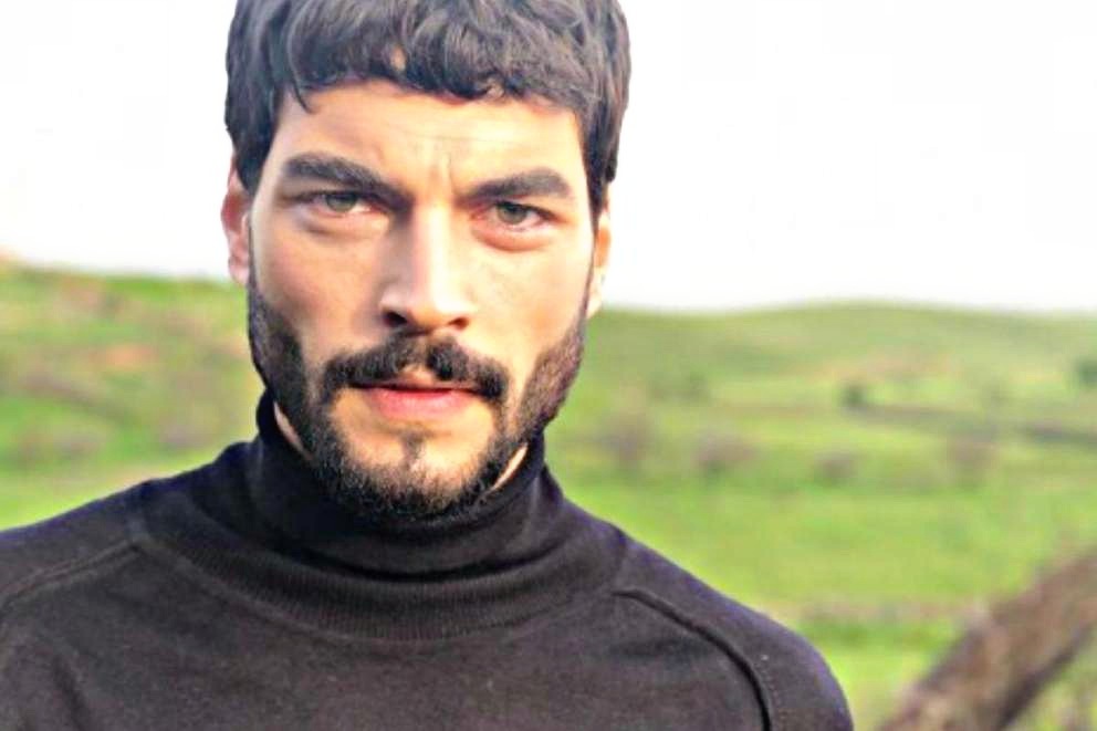 📌 Hoy hace TRES AÑOS que Miran Aslanbey llegó a Midyat para vengar la muerte de sus padres 💥

Hoy se cumplen 3 años desde que conocimos al mejor personaje de la historia de Dizilandia 🌠

#AkınAkınözü #Miran #MiranAslanbey ♾