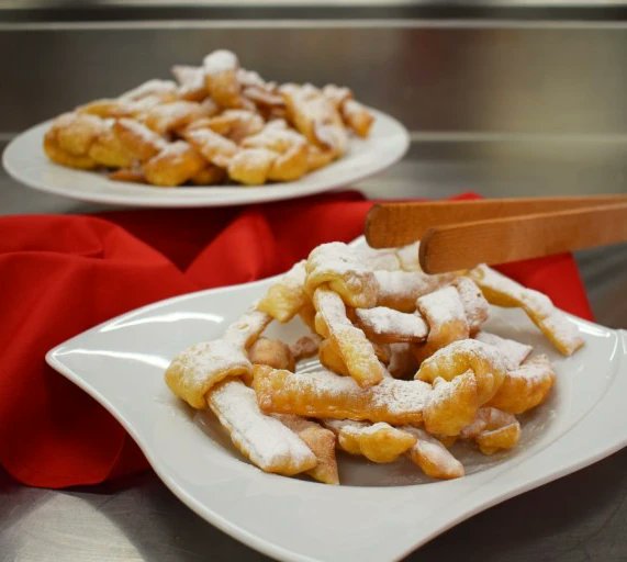SmallKitchenZGB's tweet photo. Krostule
Recipe - https://t.co/vgkndzscgt
#croatia #hrvatska #dessert #sweet #food #foodie #foodblogger https://t.co/my8tJTHcv4