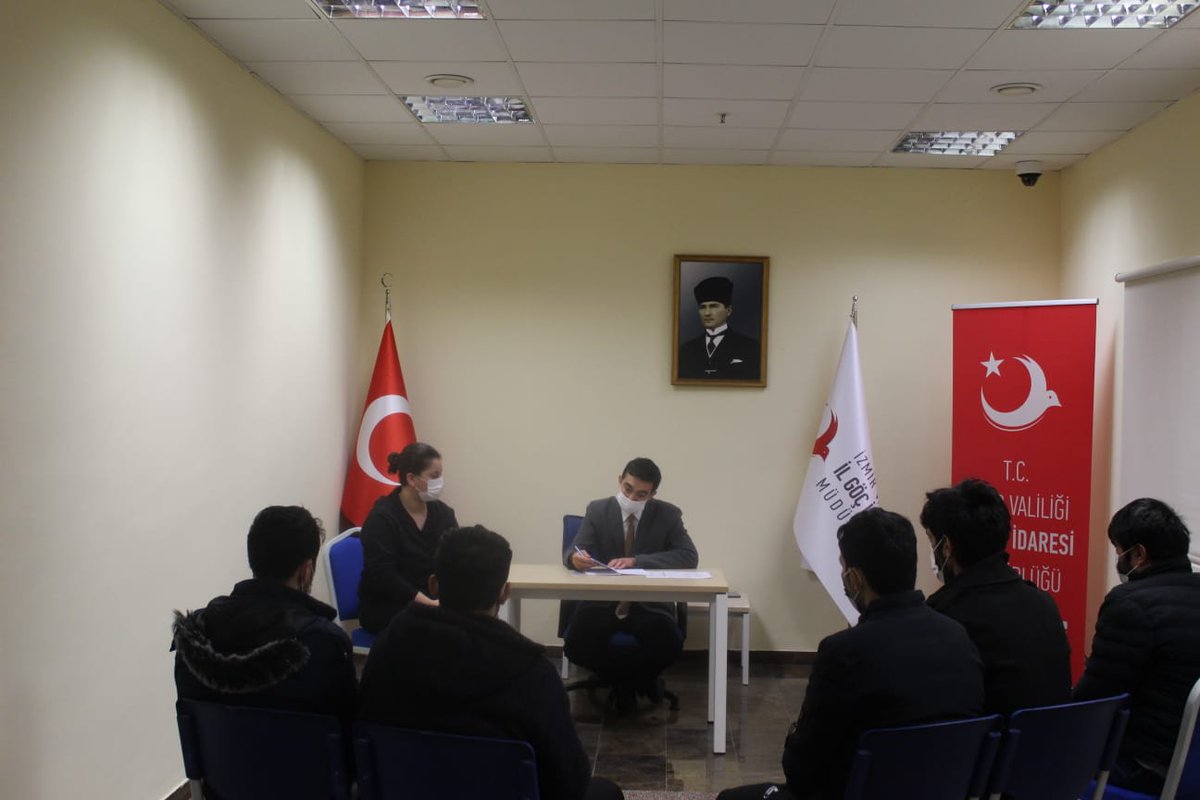 Kurumumuzun geri itmeler konulu tematik rapor çalışması çerçevesinde İzmir Harmandalı Geri Gönderme Merkezine ziyaret düzenlendi. Merkezde bulunan geri itme mağdurları ile birebir görüşmeler yapıldı.
<a href="/dilekerturk74/">Dilek ERTÜRK🇹🇷</a> <a href="/drertugrulyazar/">Dr. Ertuğrul Yazar</a> <a href="/ozlemaltndg1/">Özlem Altundağ</a> @snclklr
#TİHEK #HREIT