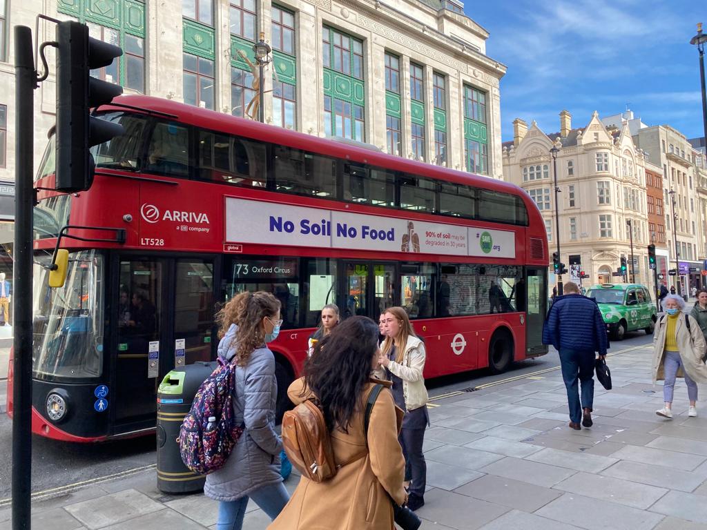 ManishTiwariUK's tweet photo. @SadhguruJV  starts his campaign in London and invites @MayorofLondon the head of @c40cities to raise awareness on soil deterioration. #LetsDoLondon and spread the #SaveSoil movement. To know more and how you can help save soil, visit https://t.co/2vQtSNhReY @BorisJohnson https://t.co/t174FcrC2G