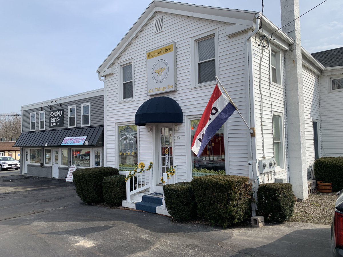 WendyMillsTV's tweet photo. Stringer is a beekeeper. She makes all kinds of honey and beeswax products. Her beeswax work shop at her store in #Webster is focused on making as many sunflowers 🌻 as possible this month for the fundraiser. #IStandWithUkriane @SPECNews1ROC https://t.co/Oh9HPcOCYi