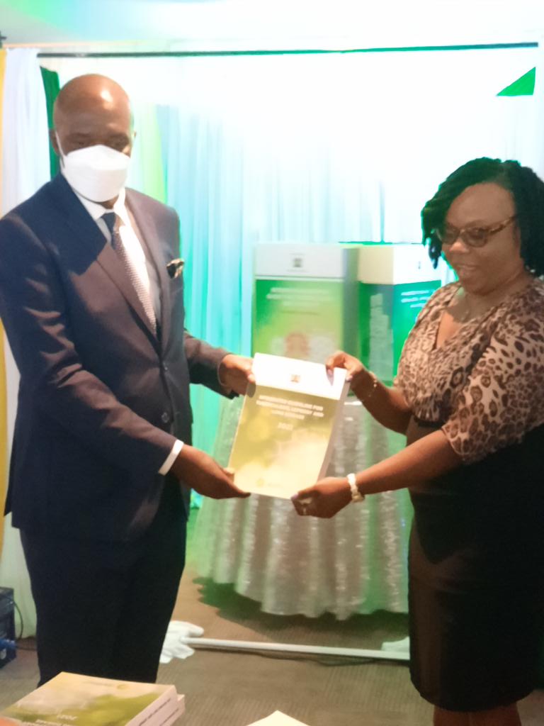 WHOKenya's tweet photo. Health Guidelines launched - Integrated TB, Leprosy & Lung disease, #StopAsthma - with a call for strong healthcare system, trained workforce, increased access and quality services
@DrPatrickAmoth
@MOH_Kenya
@julienabyonga
@USAIDKenya
@ChakayaJm https://t.co/620vIWhQNs