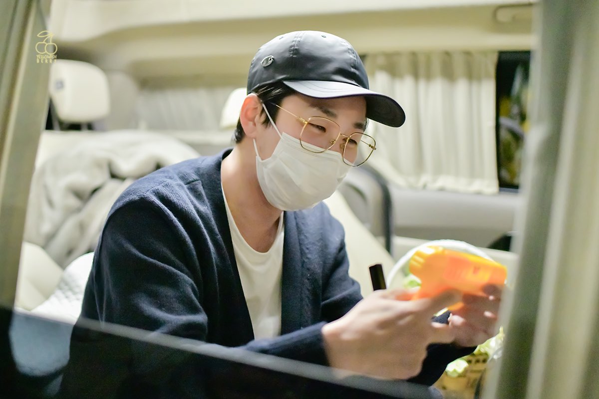 yellowish_berry's tweet photo. 220315
캔디건이랑 잘어울려🍭
#딘딘 #dindin https://t.co/std42YWadD