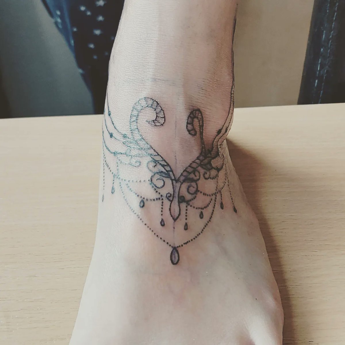 BordeauxTamara's tweet photo. Made this tattoo on my foot #diytattoo #tattoo #ArtistOnTwitter https://t.co/uKPSJAYhST