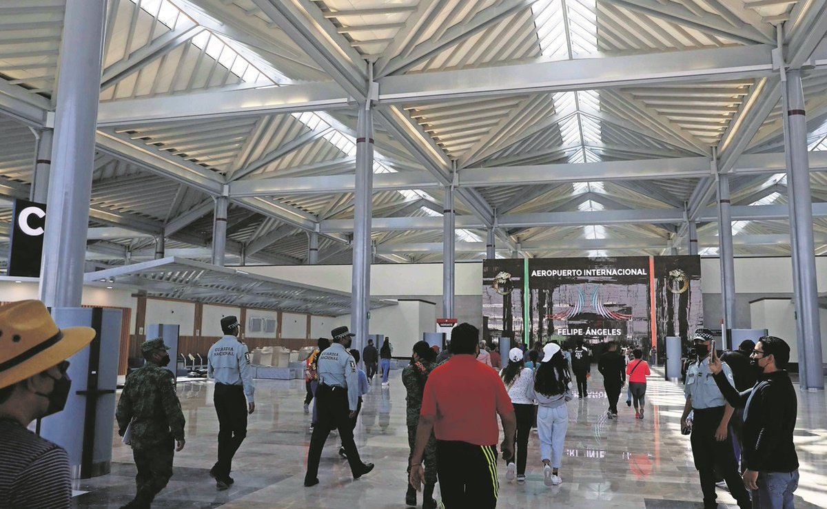 El_Universal_Mx's tweet photo. #EnPortada 
El Aeropuerto Felipe Ángeles acaba por costar 116 mil mdp https://t.co/FZrLMaTlA8 https://t.co/vWFxSMswCX