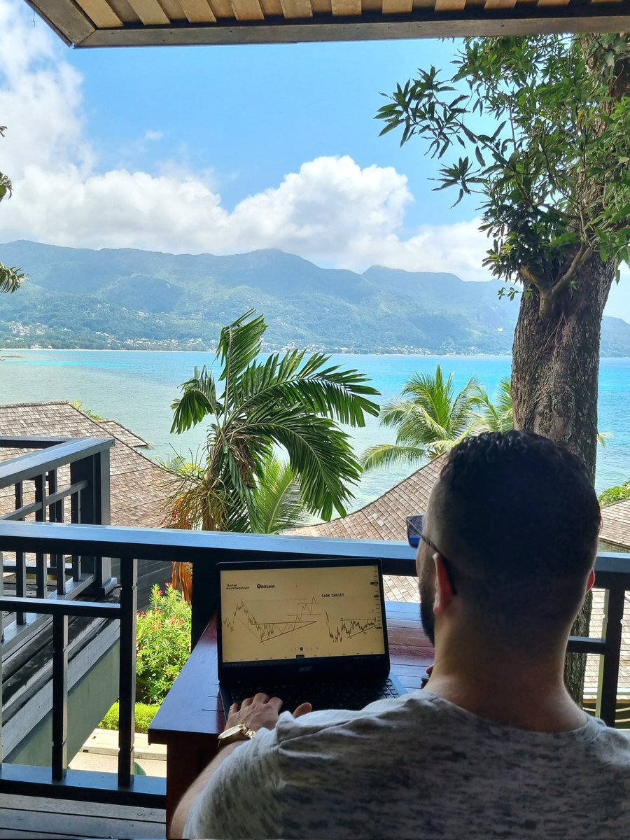 AO_btc_analyst's tweet photo. Relaxation and thought. 
#Seychelles #BTC https://t.co/HjdGKGY0q5