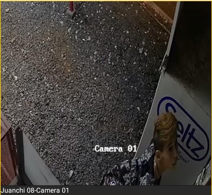 El día hoy en la madrugada , tuvimos un asalto en mi casa llevaron celulares y dinero en efectivo, sube el vídeo de la persona que ingreso y fotos para que puedan reconocer a este criminal , ya hicimos la denuncias correspondientes