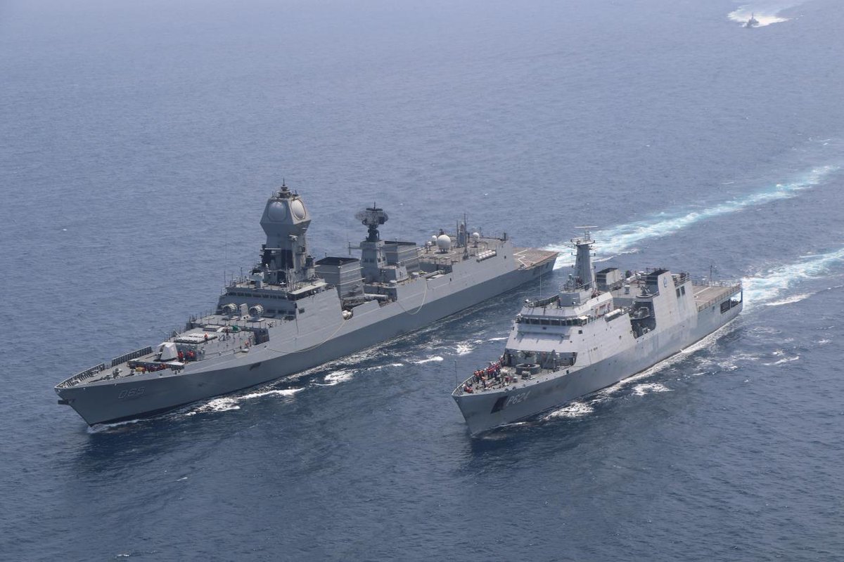 #IndianNavy's Western Fleet deployment to #SriLanka culminated in a #MaritimePartnership exercise b/n the two navies on 12 Mar 2022.
#INSChennai & #INSTeg exercised with @srilanka_navy SLNS Sindurala (1/2).
#BridgesofFriendship
@IndiainSL @SpokespersonMoD
 pib.gov.in/PressReleasePa…