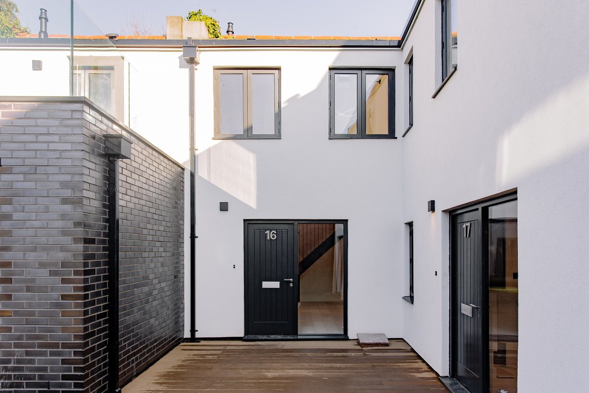DaviesDaviesLDN's tweet photo. #SuccessfullyLet: We found this large two double bedroom apartment nestled in a design-led mews complex some new tenants. This property was let in record time, with two bathrooms, farmhouse style kitchen it's no wonder.

#sucessfullylet #tenanted #letagreed #finsburypark #n4 https://t.co/76xNk5flPK