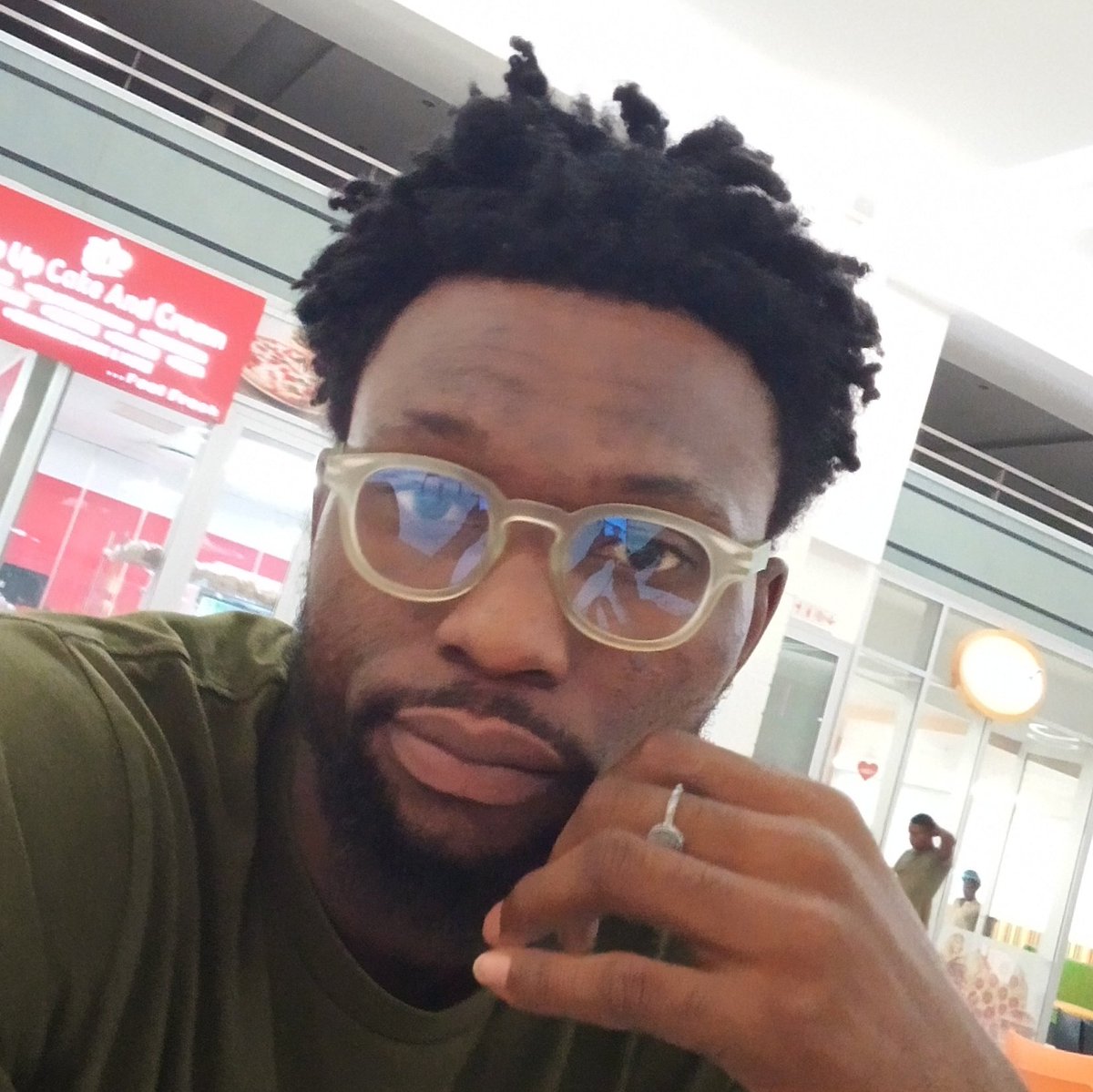 EbukatheAnalyst's tweet photo. #NewProfilePic https://t.co/PmBT5g3s3G