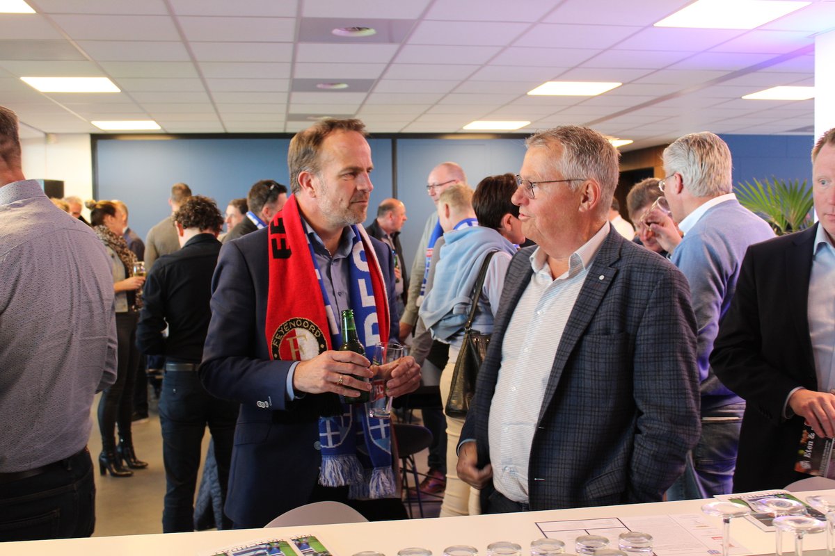 🧾 Regio Zwolle biedt Rotterdam menukaart aan voor samenwerking op driesterrenniveau: bit.ly/rzu-samenspel. #peczwolle #regiozwolleunited #regiozwolle