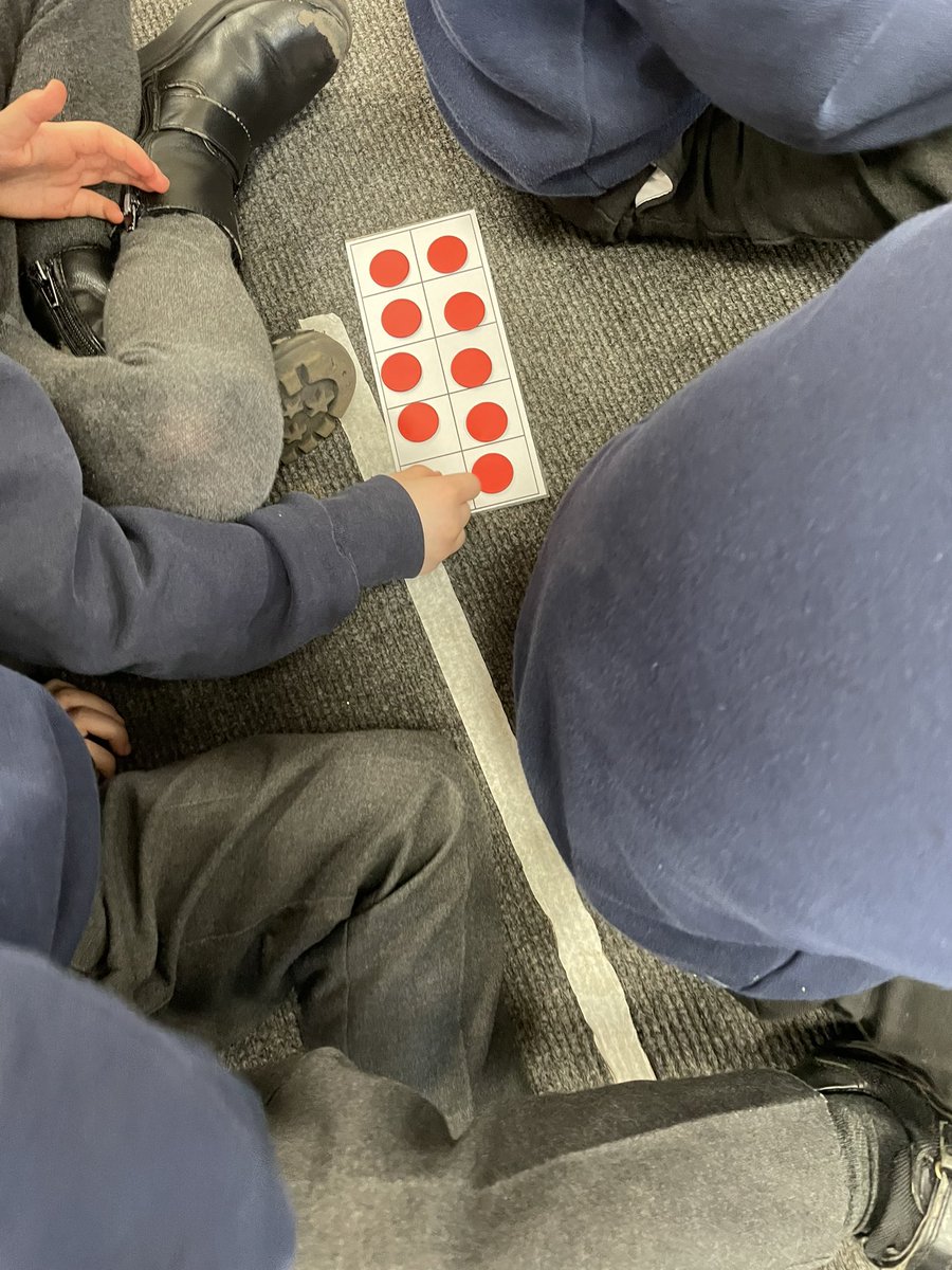 BoughtonHeath's tweet photo. Reception are using 10 frames #numeracy #countcarefully #teamwork https://t.co/XlXvOz0di6