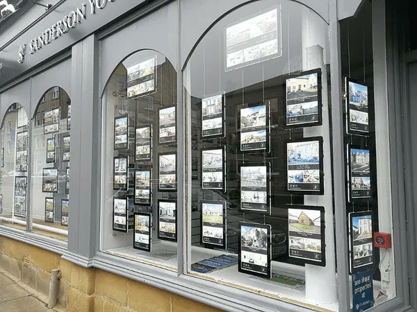 CJ Display tweet media