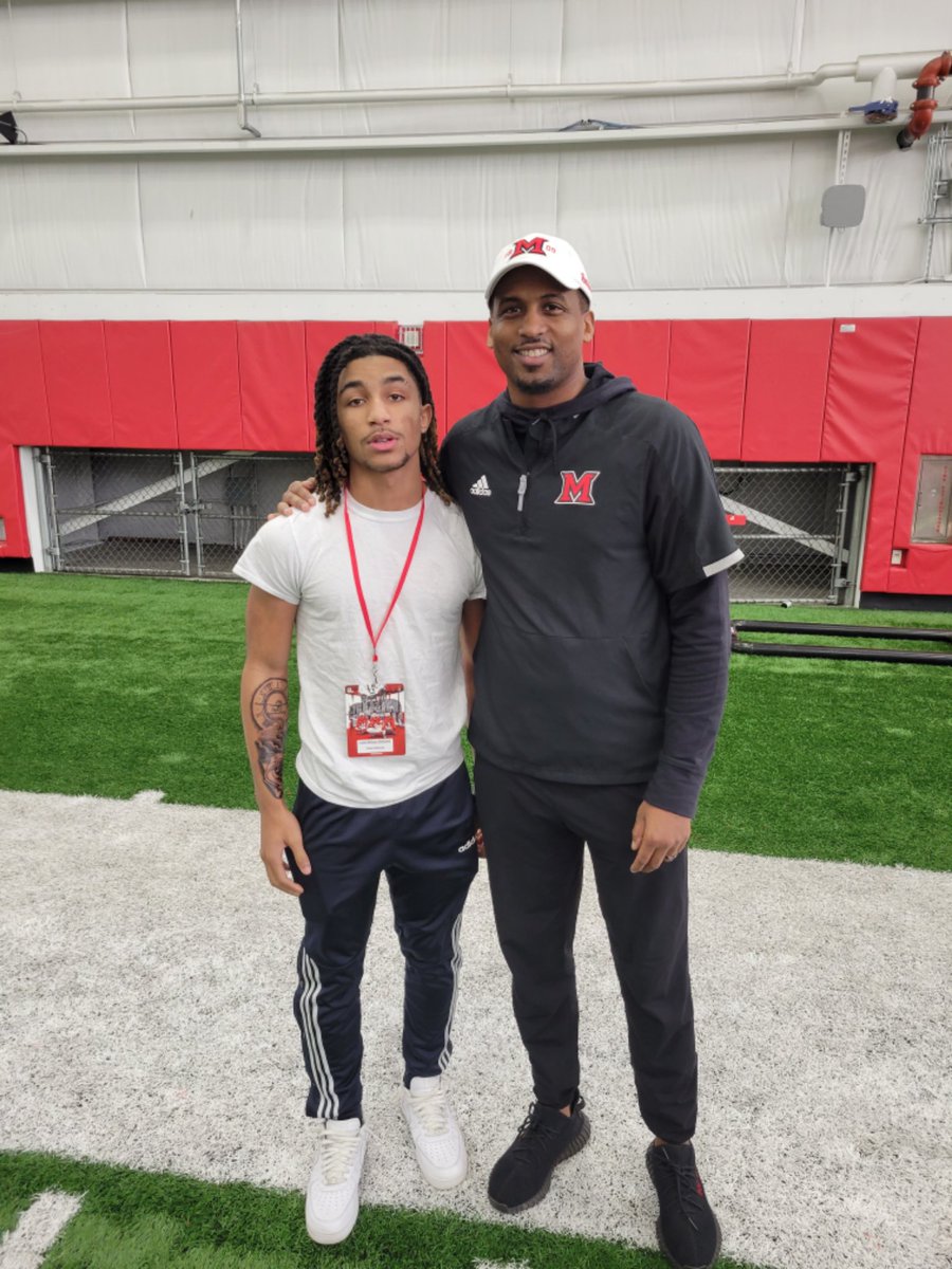 BillupsLynel's tweet photo. Thank You For The Opportunity To Come Visit Your University I Had A Great Time And A Great Visit @RedHawksRecruit @Martin_Miami_HC @IWMiamiFootball @MiamiOHFootball https://t.co/ZLYljw8SMn