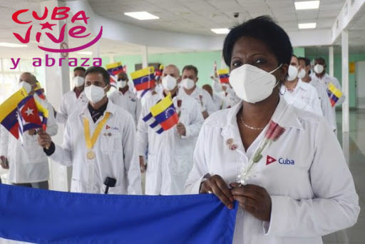 Los colaboradores en Venezuela bastión en la Misión Barrio Adentro. 

#CubaViveEnSuHistoria #HéroesDeLaSalud #CubaPorLaVida #CubaCoopera 

<a href="/cubacooperaven/">Brigada Médica Cubana en Venezuela</a> <a href="/MINSAPCuba/">Ministerio de Salud Pública de Cuba</a> <a href="/japortalmiranda/">José Angel Portal Miranda</a> <a href="/PardoRegla/">Regla Angulo Pardo</a> @ZAxTi