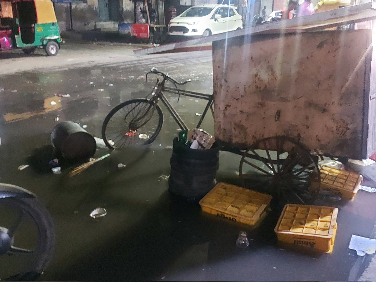 98pratik98's tweet photo. Complaint no. DJB000112810
No action has been taken against it till now and it's a total wastage of clear water. @ArvindKejriwal  @DelhiJalBoard please make sure work gets done. We made complaint on 7th February, 2022 and no action has been taken.
#delhiuniversity #Djb4You https://t.co/CgYDiCtPs5