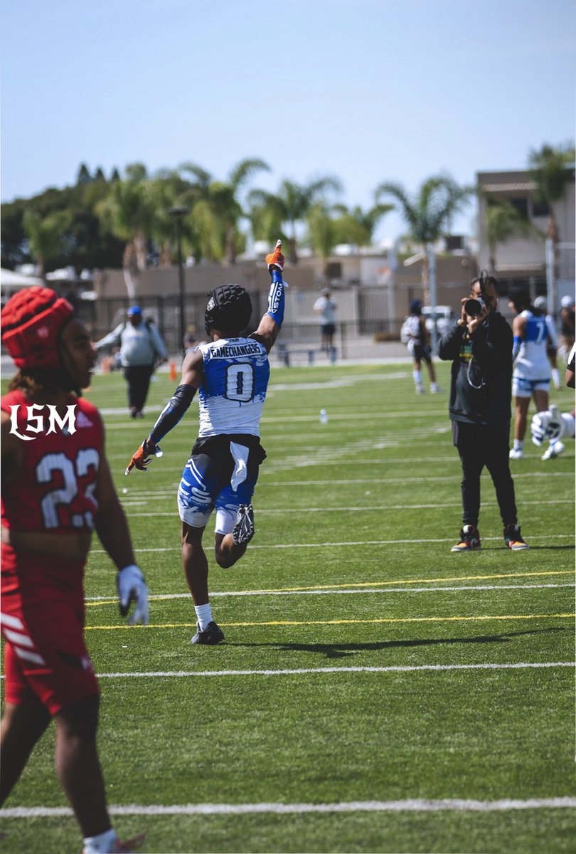 JaylonEdmond's tweet photo. Pylon LA was a straight vibe ! #WorldBoyz π 33-0 π https://t.co/CBVcjLLjNv