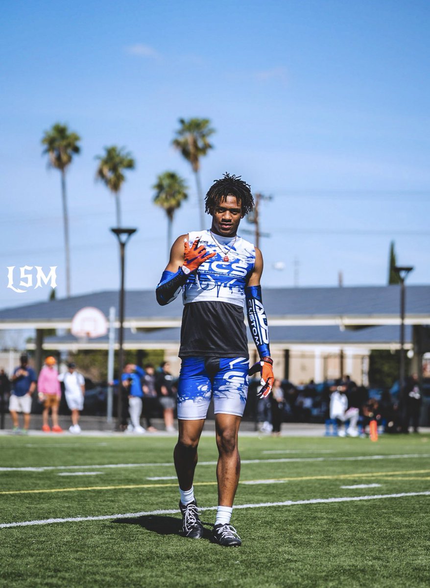 JaylonEdmond's tweet photo. Pylon LA was a straight vibe ! #WorldBoyz π 33-0 π https://t.co/CBVcjLLjNv