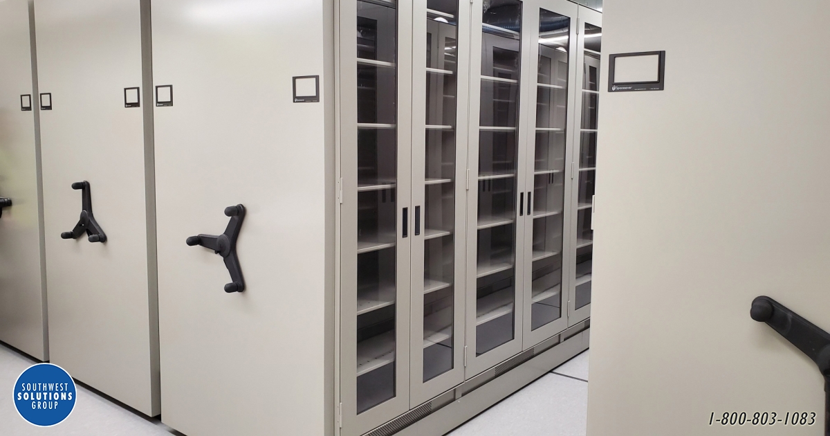 cutyourspace's tweet image. Relocating to a smaller space within a facility or college doesn’t have to be a challenge with the help of adaptable cabinets featuring secure storage for valuable study aids. bit.ly/3pZpSPm #labcabinets #anatomylab #universitylab #cabinets