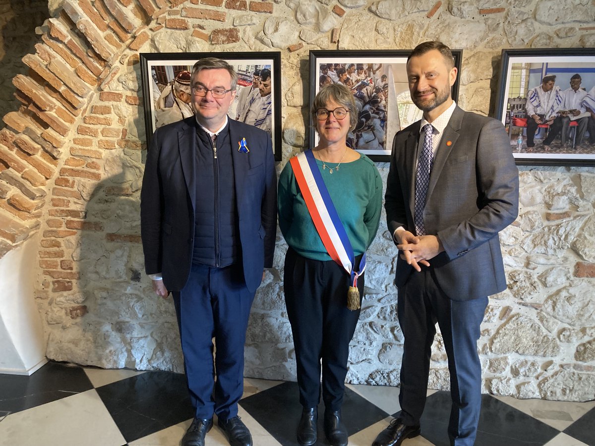 La Ville de Cracovie apporte son soutien à la FESC <a href="/SitesClunisiens/">Sites Clunisiens</a> et à l'abbaye de Tyniec (Pologne), qui intègre officiellement la candidature <a href="/ClunisienUnesco/">Sites clunisiens européens, candidature UNESCO</a>.