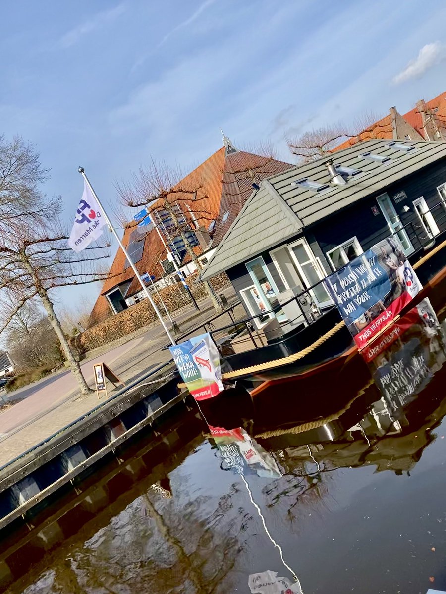 VaarHuis's tweet photo. Bêste minsken @FNPDFM 
It FarHùs is werom op syn plak neidat wy 3 moaie wiken mei elkoar hân hawwe. Wy wolle jim allegear dêrfoar tige tank sizze! Litte wy moarn hoopje op in protte stimmen! Nochris tank foar it fertrouwen. It wie geweldich moai!  Mei freonlike groetnis, de Crew https://t.co/0GP90lItIM