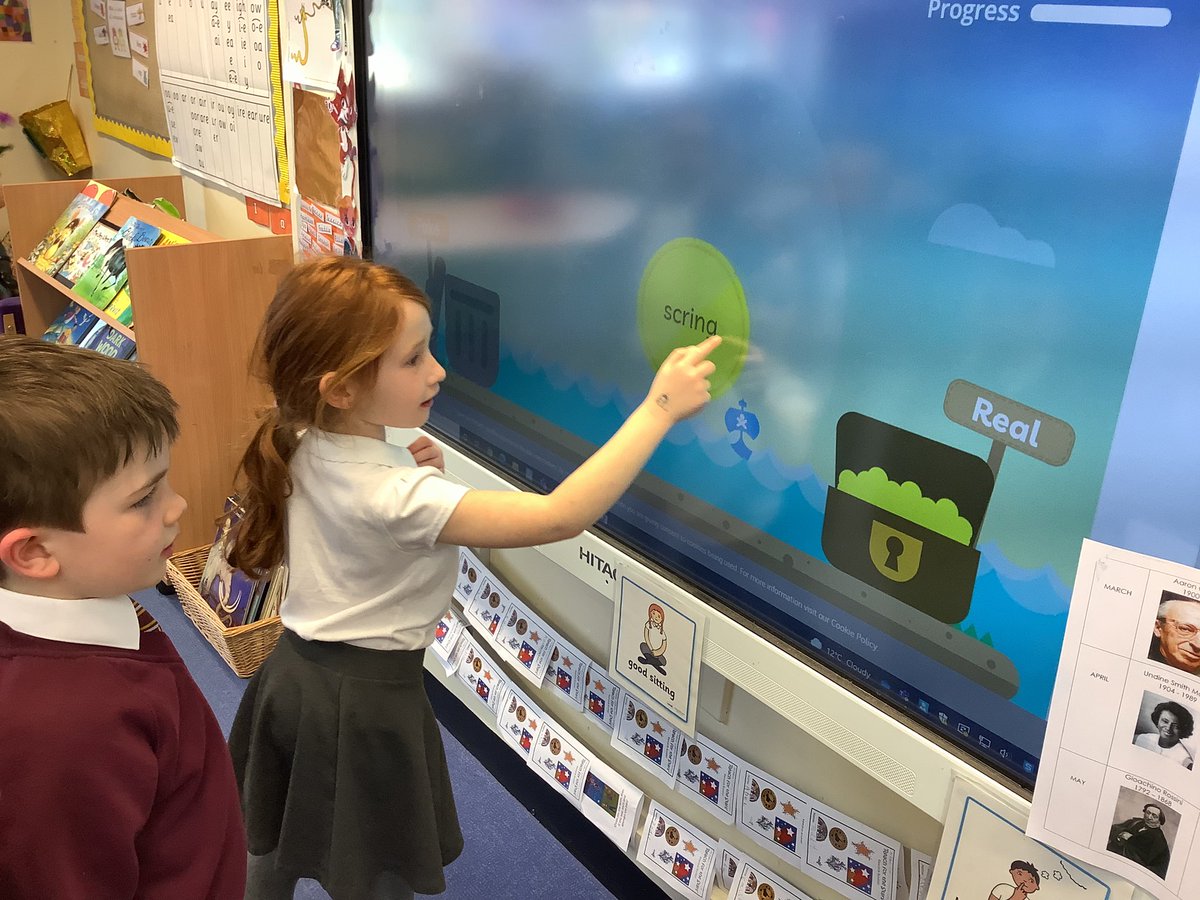 AllSaintsTraff's tweet photo. PhonicsPlay fun #readtheword #realword #fakeword #Year1 🌟📖❤️ https://t.co/MuJqRul8Ag
