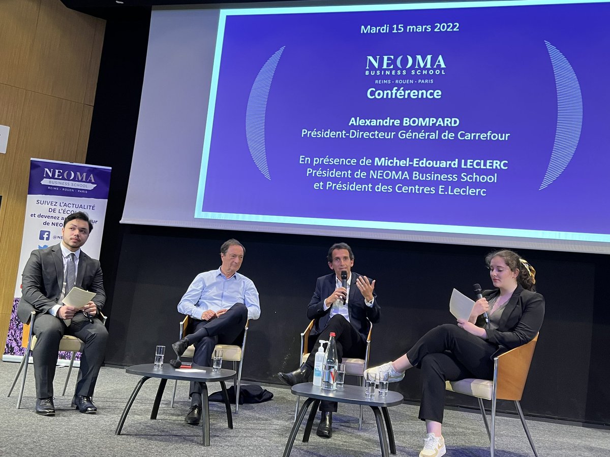 delphmanceau's tweet photo. Duo au sommet cet après-midi @NEOMAbs avec Alexandre Bompard @GroupeCarrefour
et @Leclerc_MEL qui échangent sur l’innovation dans la distribution et sur les dilemmes des dirigeants avec nos étudiants https://t.co/MDWehvIe2H